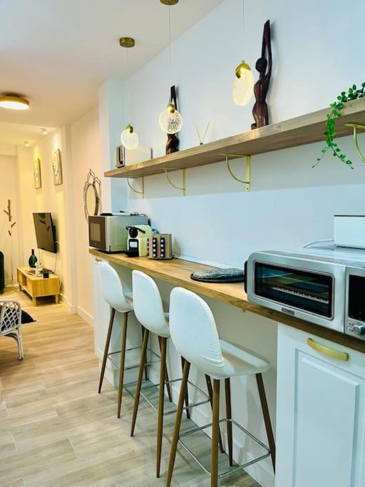 New Luxurious Studio With Patio/Center Appartement Málaga Buitenkant foto