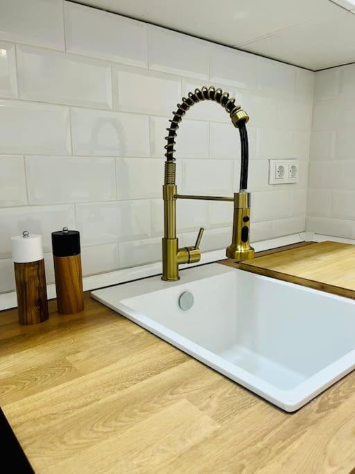 New Luxurious Studio With Patio/Center Appartement Málaga Buitenkant foto